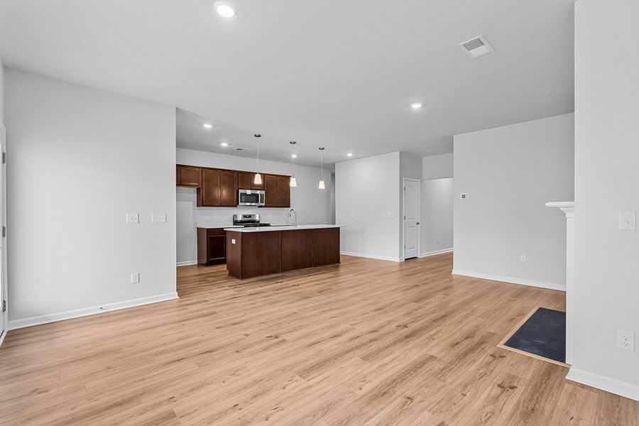 Spacious, unfurnished interior of a new home in Fieldstone, Lexington (Image 22).