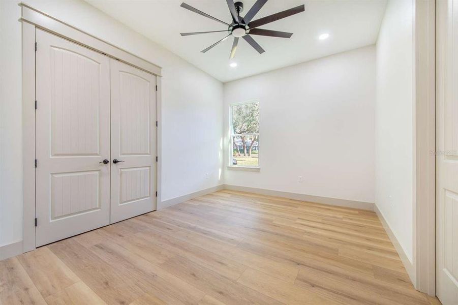 Spacious, unfurnished interior of a new home in , Haines City (Image 28).