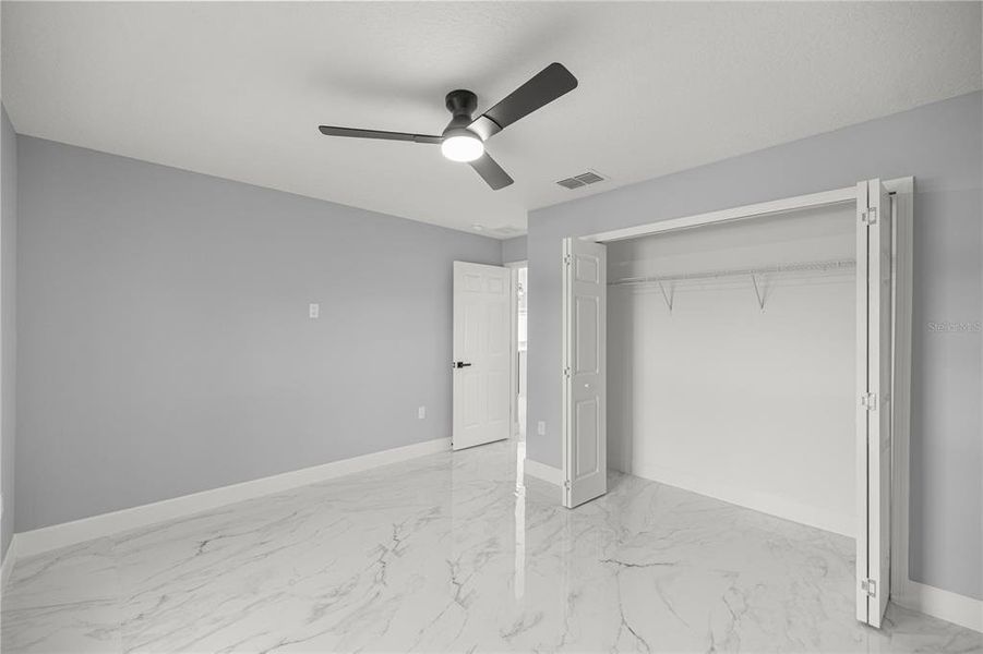 Spacious, unfurnished interior of a new home in , Ocala (Image 14).