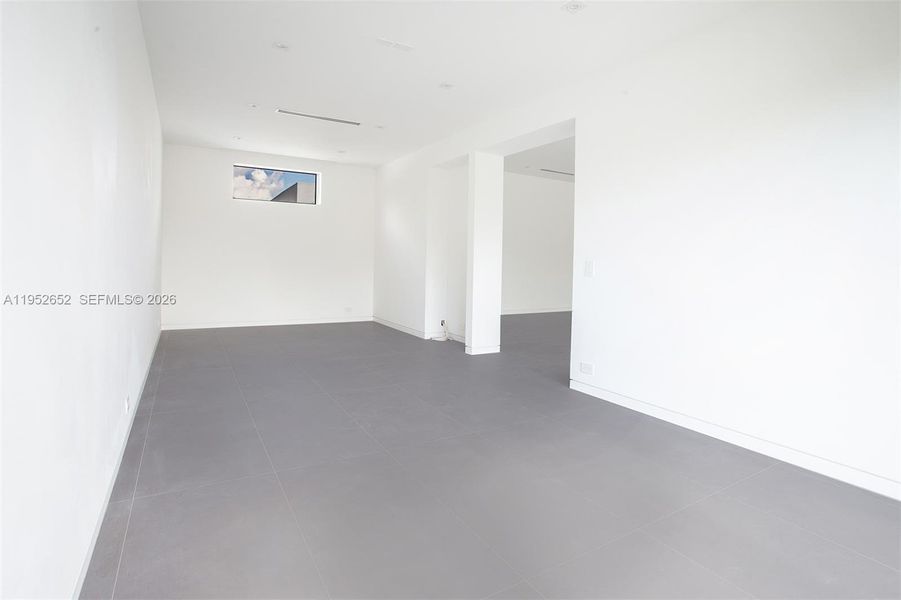 Spacious, unfurnished interior of a new home in , Miami (Image 19).