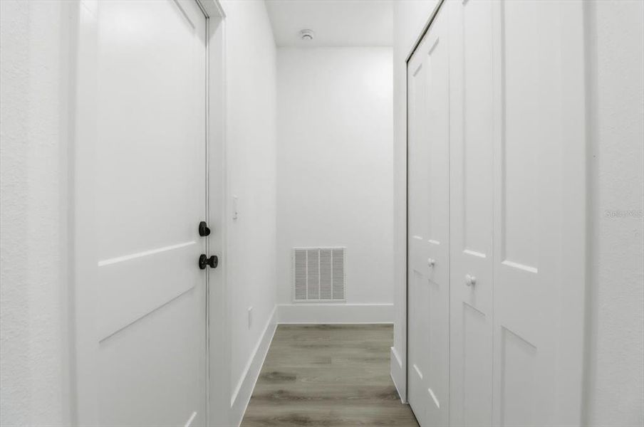 Spacious, unfurnished interior of a new home in , Citrus Springs (Image 18).