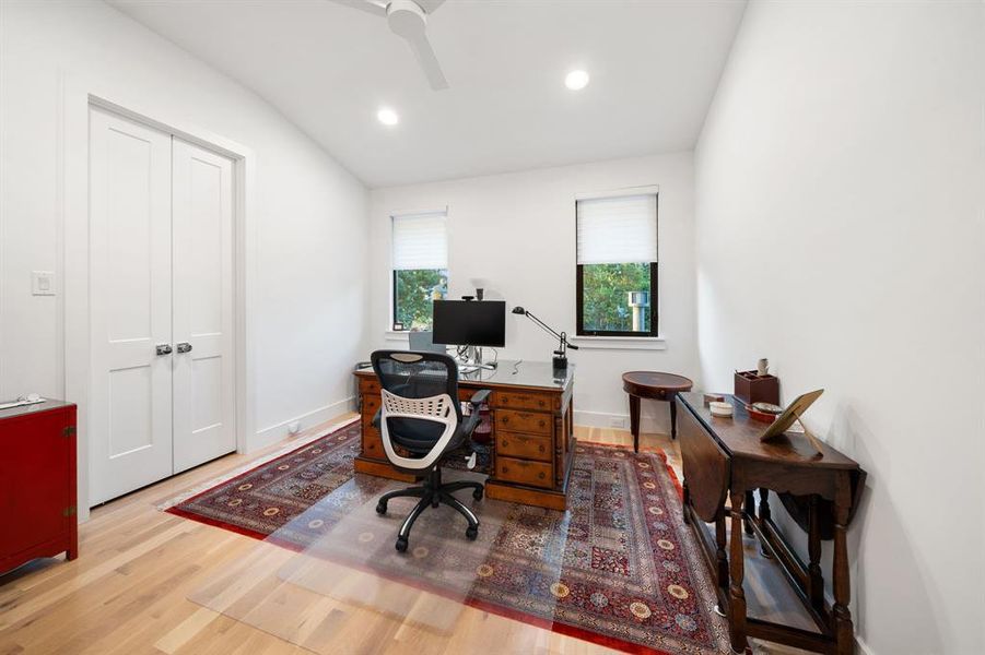 Furnished interior view inside a new home in , Dallas (Image 22). Furnished interior view inside a new home in , Dallas (Image 22).