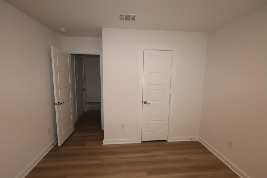 Spacious, unfurnished interior of a new home in Summerview, Fulshear (Image 22). Spacious, unfurnished interior of a new home in Summerview, Fulshear (Image 22).