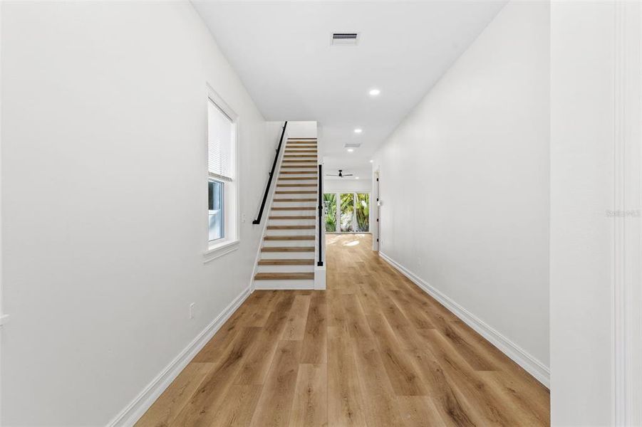 Spacious, unfurnished interior of a new home in , St. Petersburg (Image 40).