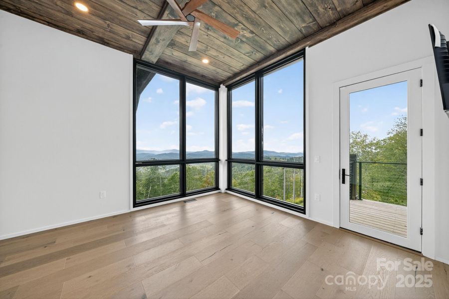 Spacious, unfurnished interior of a new home in , Banner Elk (Image 18).