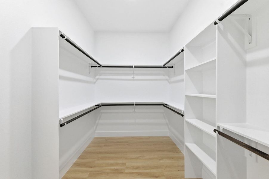 Spacious, unfurnished interior of a new home in , Bastrop (Image 20).