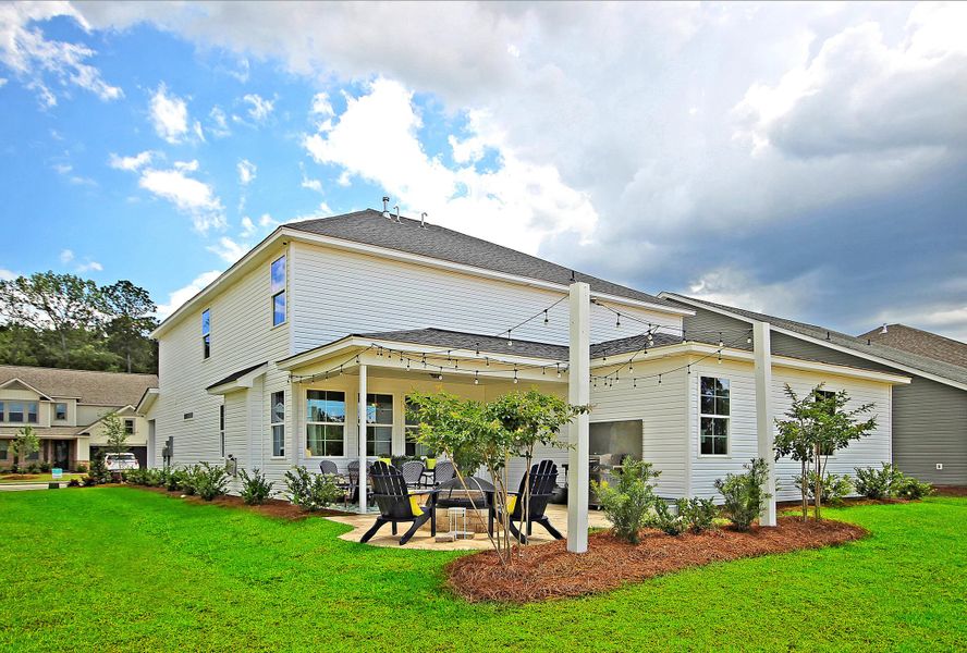 Exterior details and patio area of a home in Creek Pointe, Moncks Corner (Image 2). Exterior details and patio area of a home in Creek Pointe, Moncks Corner (Image 2).