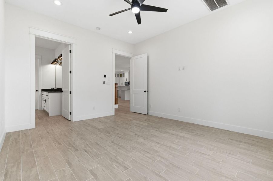 Spacious, unfurnished interior of a new home in , Montgomery (Image 19).
