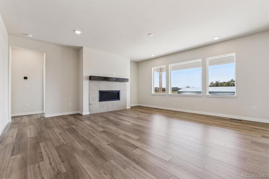 Spacious, unfurnished interior of a new home in Prestige Collection at Parkdale Commons, Lafayette (Image 18).