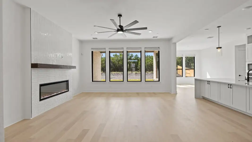 Spacious, unfurnished interior of a new home in Sweetwater, Austin (Image 16).