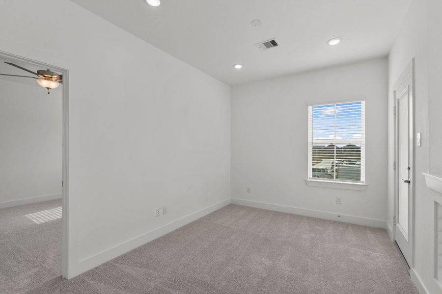 **Photos are representative of the floor plan and not of the actual home** **Photos are representative of the floor plan and not of the actual home**