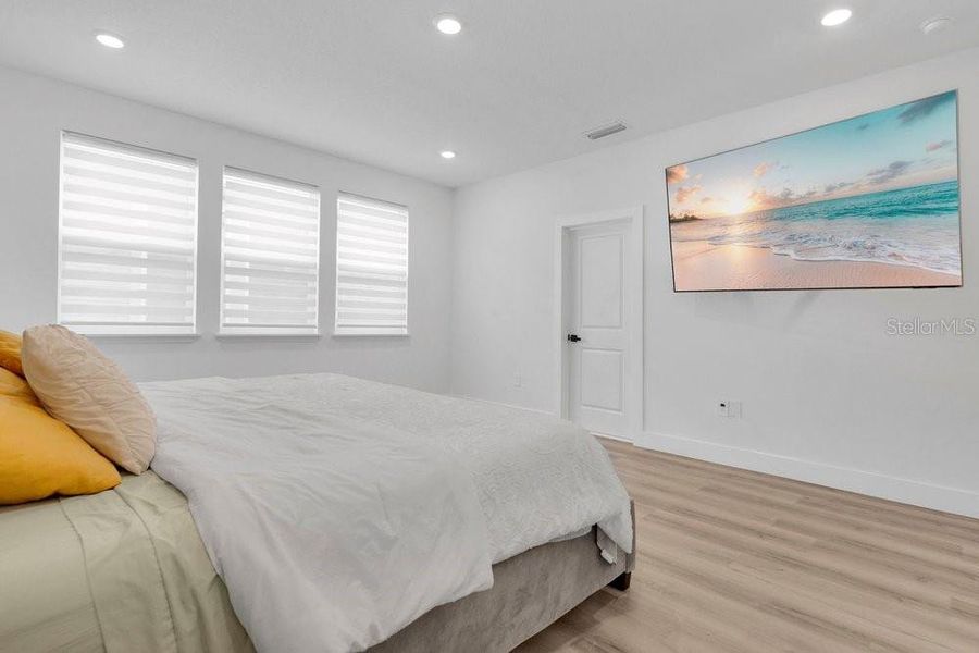 Furnished interior view inside a new home in , Winter Garden (Image 5).