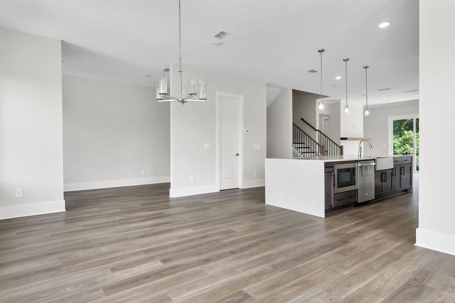 Spacious, unfurnished interior of a new home in Echo Park, Suwanee (Image 21).