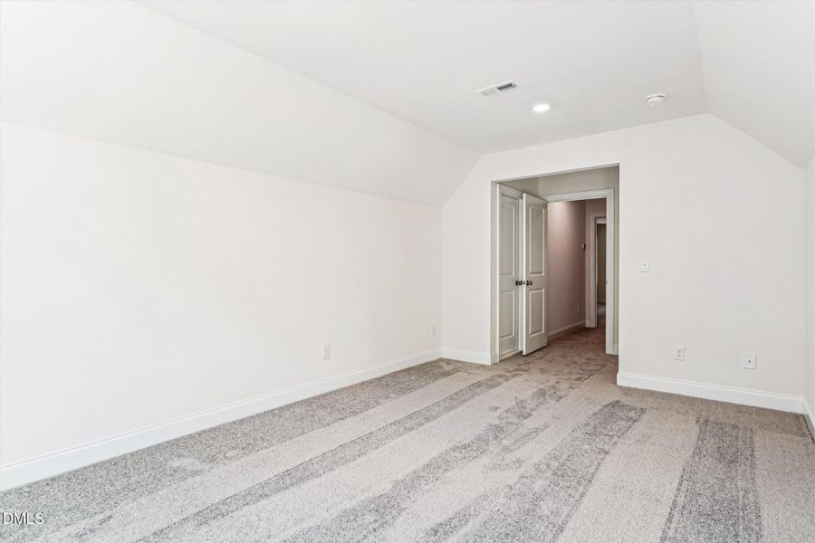 Fontana - BTS 19 - interiors-bedroom 2-_