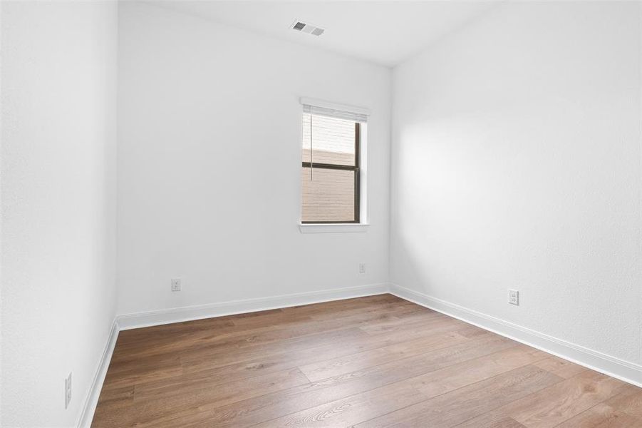 Secondary FIRST FLOOR bedroom- perfect for in-laws or guests!