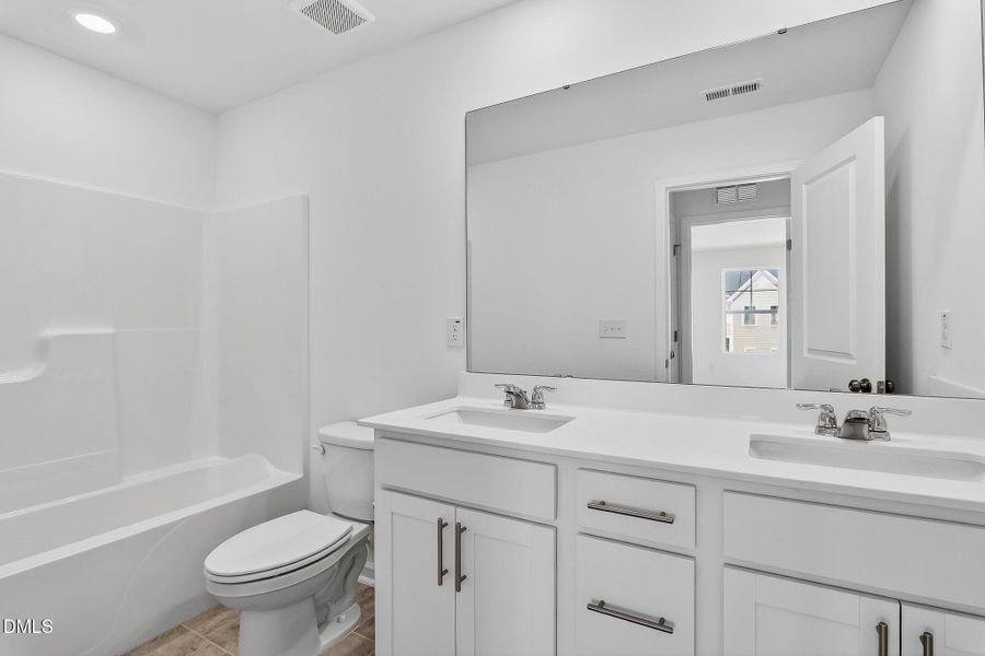 SUN_EverleeTownhomes_Pic_CarsonII-24 SUN_EverleeTownhomes_Pic_CarsonII-24