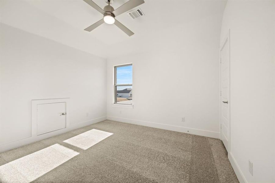 Spacious, unfurnished interior of a new home in Settlers Glen, New Fairview (Image 38).