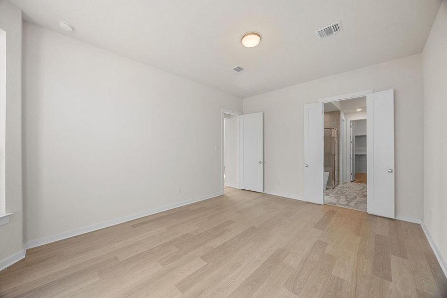 Spacious, unfurnished interior of a new home in Lariat, Liberty Hill (Image 14).