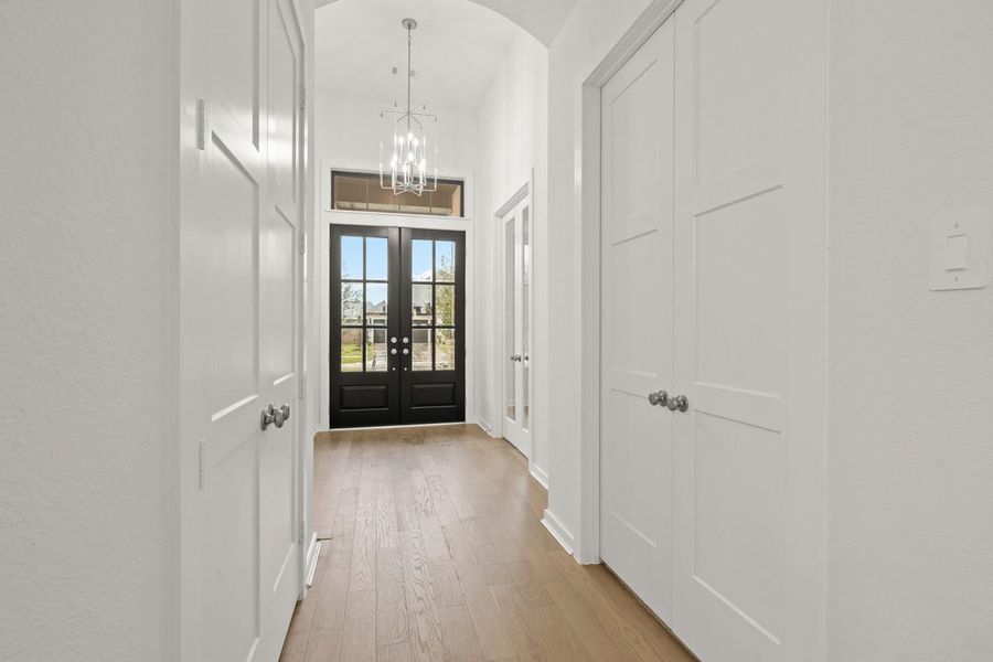 Spacious, unfurnished interior of a new home in Grange, Katy (Image 18).