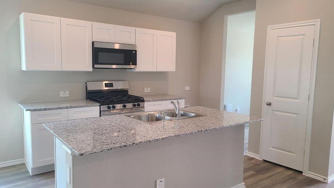 Furnished interior view inside a new home in Hickory Grove, Denton (Image 4).