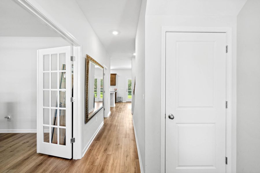 Spacious, unfurnished interior of a new home in , Beaufort (Image 21).