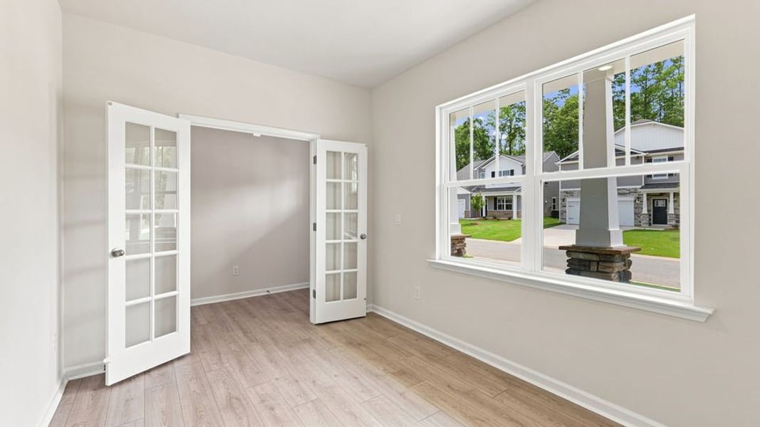 Spacious, unfurnished interior of a new home in Hunters Ridge, Woodruff (Image 19).