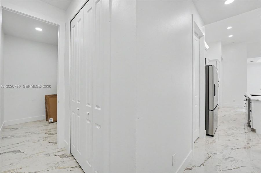 Spacious, unfurnished interior of a new home in , Lehigh Acres (Image 23).