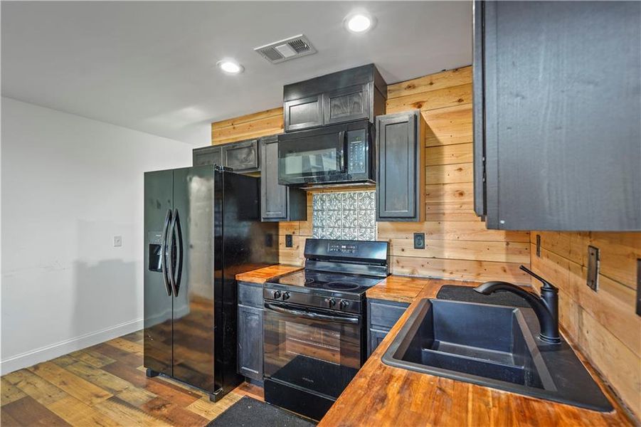 Furnished interior view inside a new home in , Jackson (Image 32).