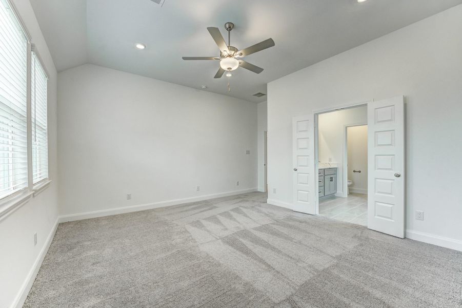 Spacious, unfurnished interior of a new home in Townsen Landing, Humble (Image 38).
