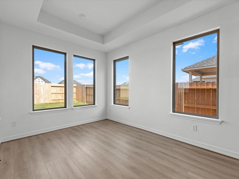 Spacious, unfurnished interior of a new home in Sunterra Lakes, Brookshire (Image 17).