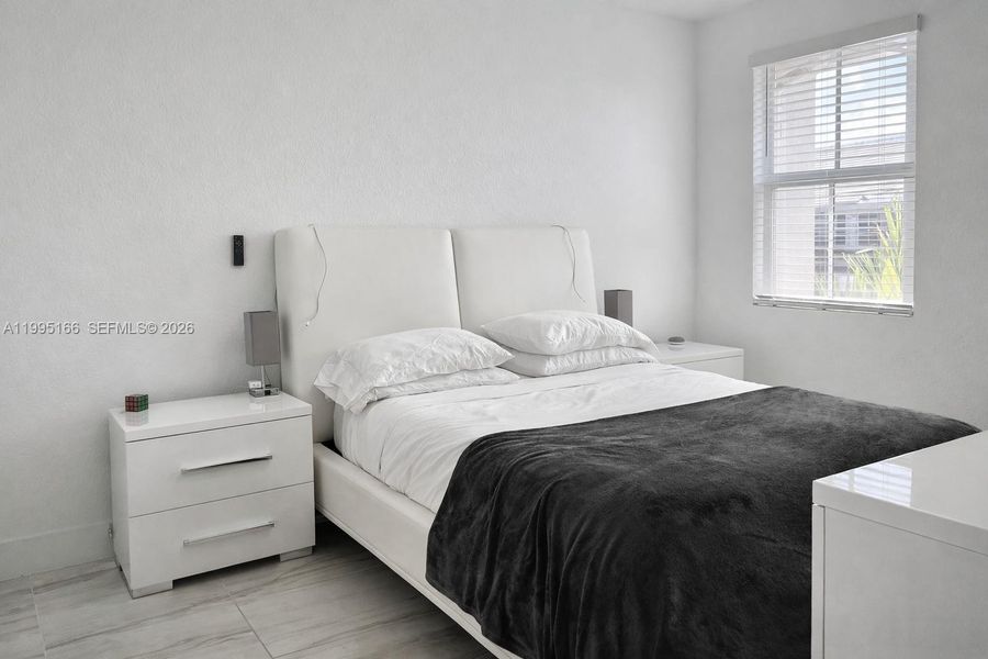 Well-sized secondary bedroom with great natural light Well-sized secondary bedroom with great natural light