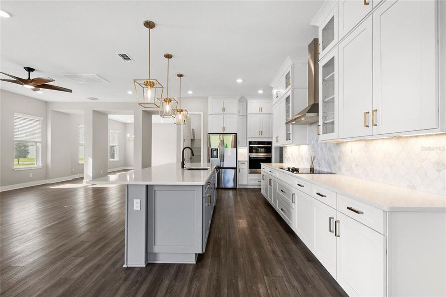 Furnished interior view inside a new home in , Winter Garden (Image 16).