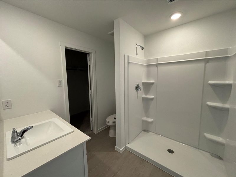Furnished interior view inside a new home in Binford Creek, Waller (Image 11).