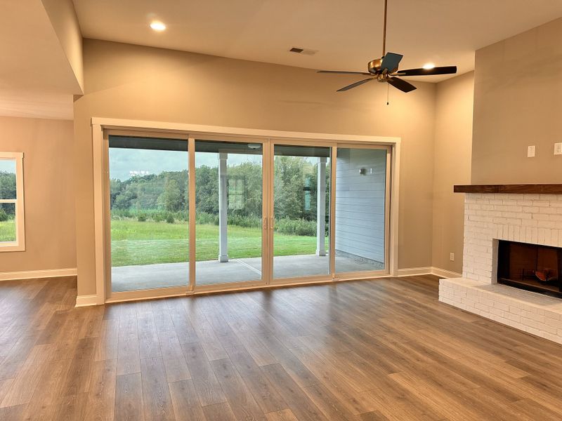 Spacious, unfurnished interior of a new home in The Reserve at Red Oaks, Carrollton (Image 26).