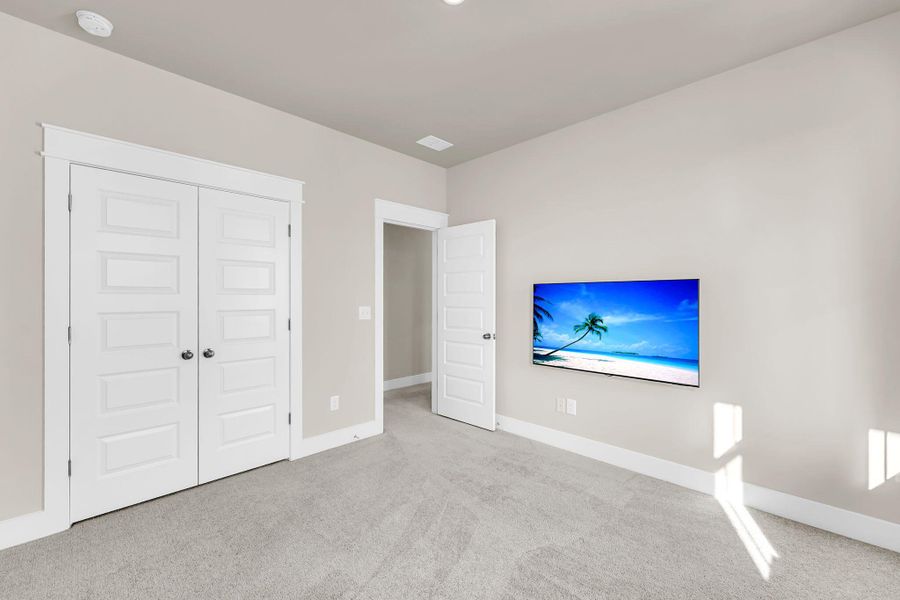 Spacious, unfurnished interior of a new home in Carnes Crossroads, Summerville (Image 43).