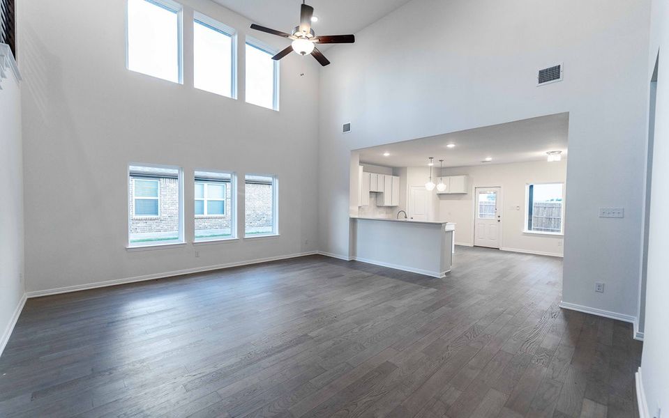 Spacious, unfurnished interior of a new home in Pebblebrook, Sherman (Image 21).