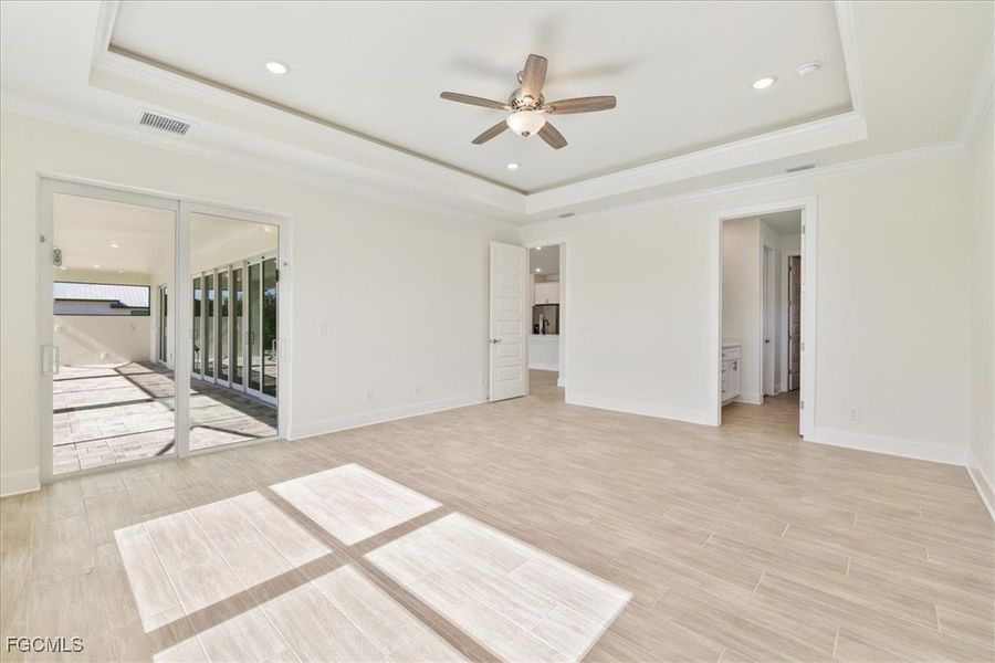 Spacious, unfurnished interior of a new home in Cape Coral, Cape Coral (Image 33).