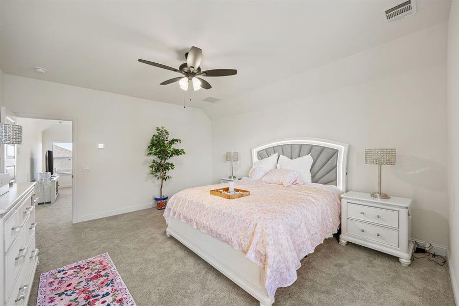 Furnished interior view inside a new home in Stone River Glen, Royse City (Image 16). Furnished interior view inside a new home in Stone River Glen, Royse City (Image 16).