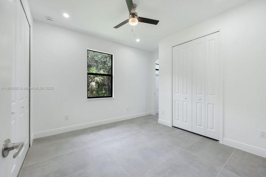 Spacious, unfurnished interior of a new home in , Naples (Image 15).
