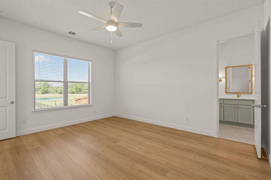 Spacious, unfurnished interior of a new home in The Bluffs at Parks of Aledo, Aledo (Image 31).