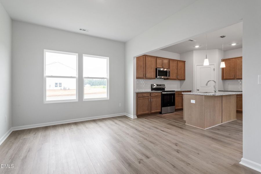 FMWeb02 (1) FMWeb02 (1)