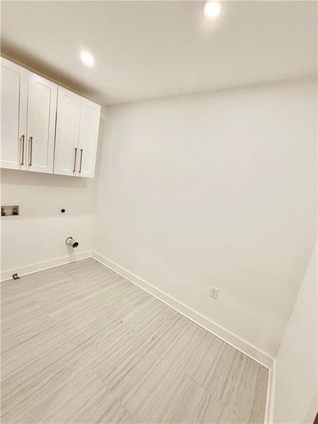 Spacious, unfurnished interior of a new home in , Dahlonega (Image 11).