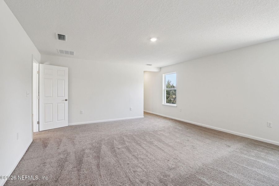 Spacious, unfurnished interior of a new home in Copper Ridge, Jacksonville (Image 17).