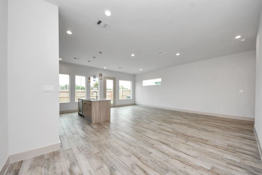 Spacious, unfurnished interior of a new home in Agua, Houston (Image 31). Spacious, unfurnished interior of a new home in Agua, Houston (Image 31).
