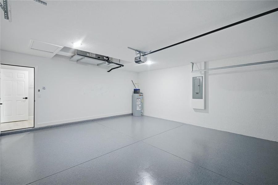 Spacious, unfurnished interior of a new home in , Ocala (Image 25).