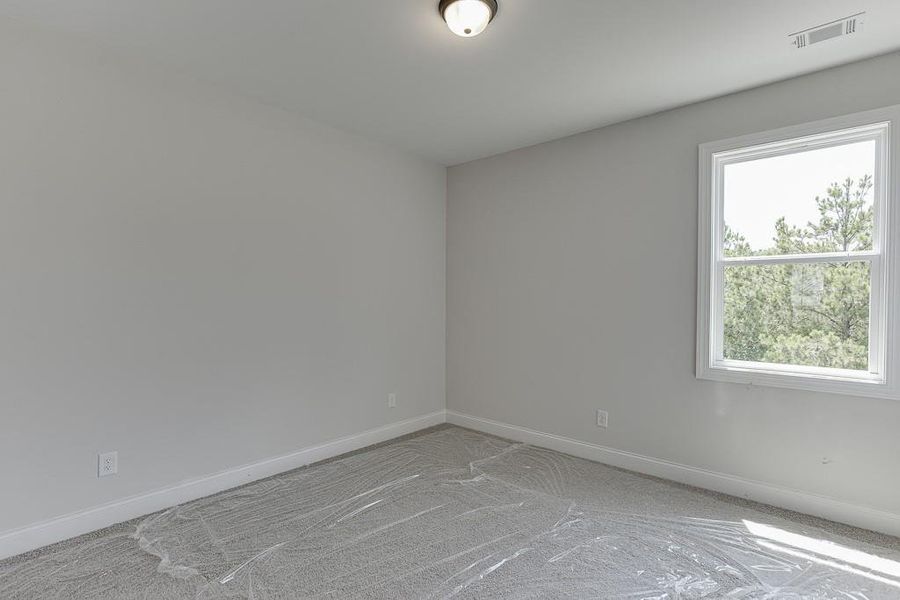Spacious, unfurnished interior of a new home in , Jefferson (Image 33).