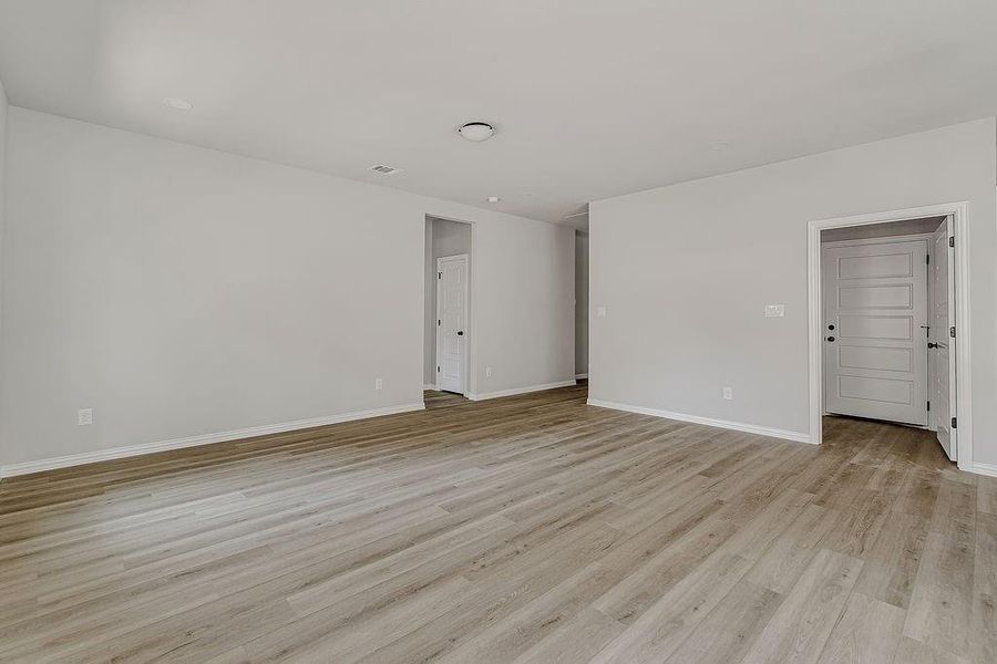 Spacious, unfurnished interior of a new home in , Fort Worth (Image 20).