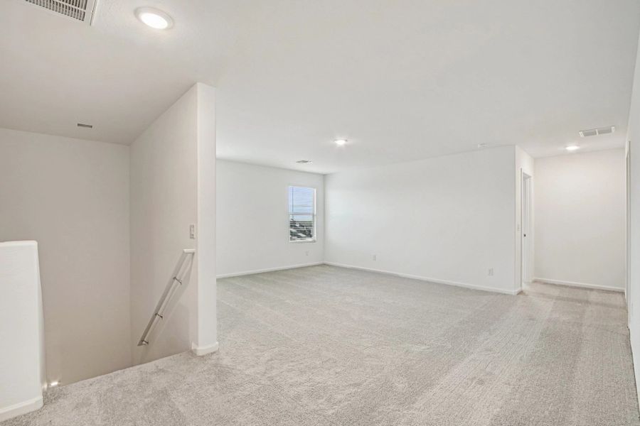 Representative images and renderings are for illustrative purposes. Actual structural options and design finishes of home may vary.