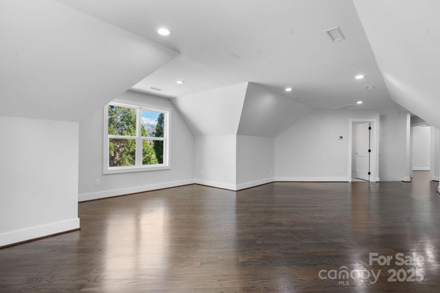 Spacious, unfurnished interior of a new home in , Hickory (Image 26).