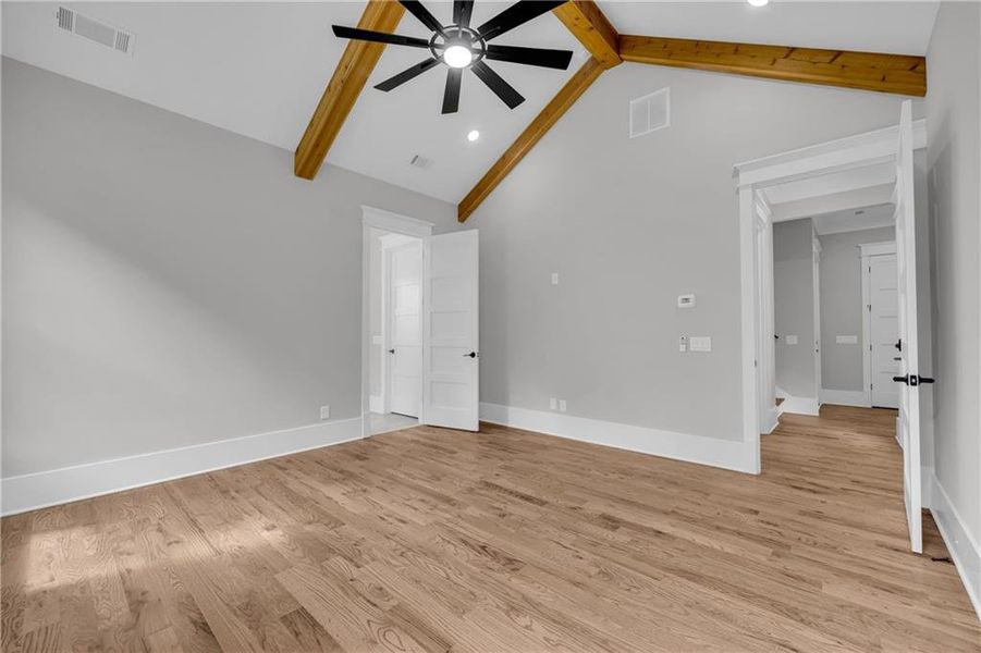 Spacious, unfurnished interior of a new home in , Monroe (Image 78).